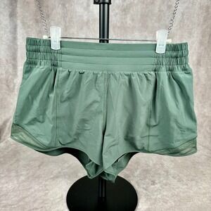 Lululemon Hotty Hot Low Rise Short Army Green Women's Size 8 with Liner